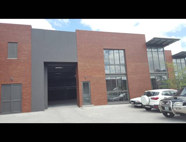 773M² FACTORY TO LET IN BRACKENFELL CENTRAL